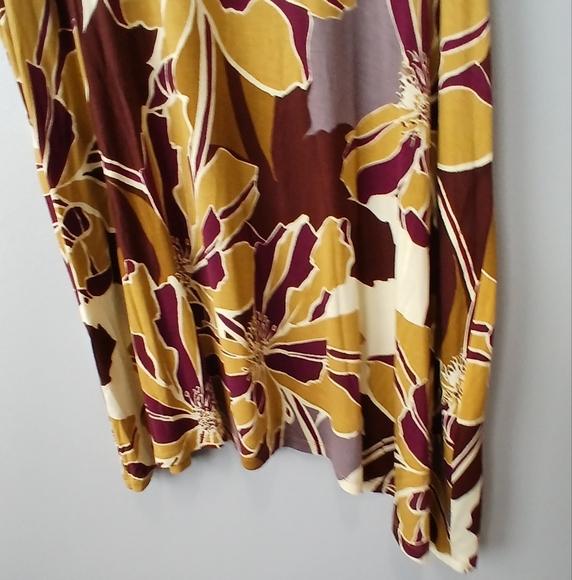 LOGO Sleeveless Deep Red & Mustard Yellow Floral Asymetrical Top Women's Size 2X - Picture 3 of 4